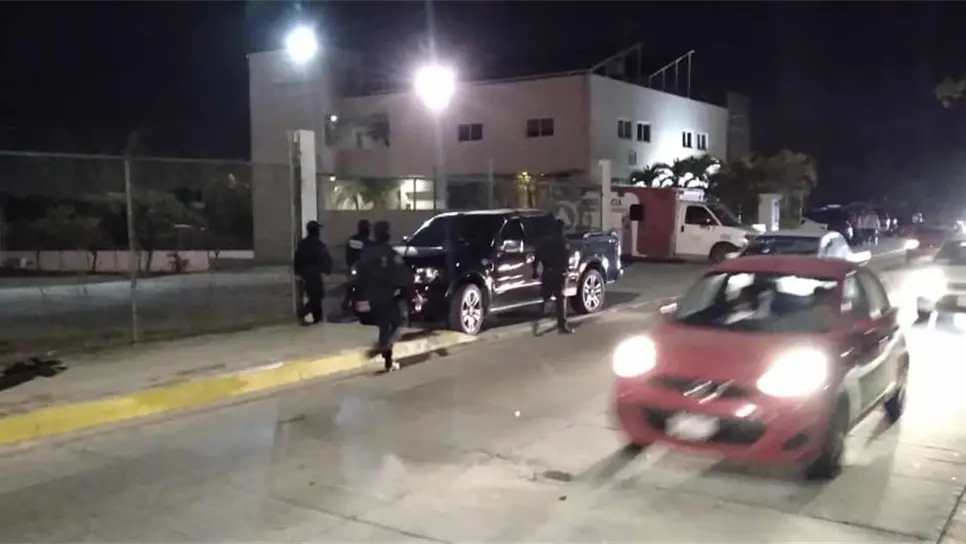 Encuentran cadáver embolsado en caja de camioneta