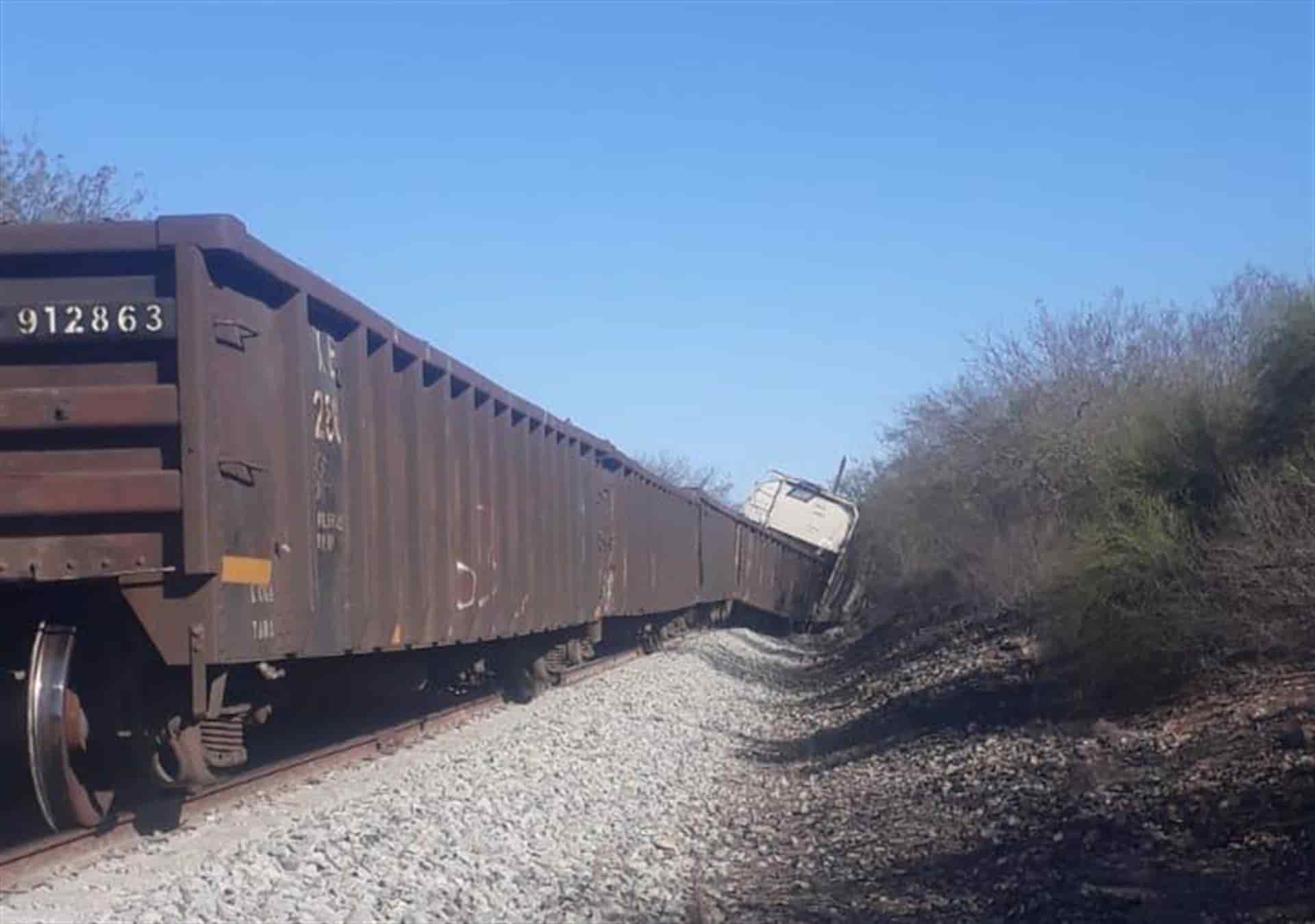 Se descarrila tren carguero en el Valle del Carrizo