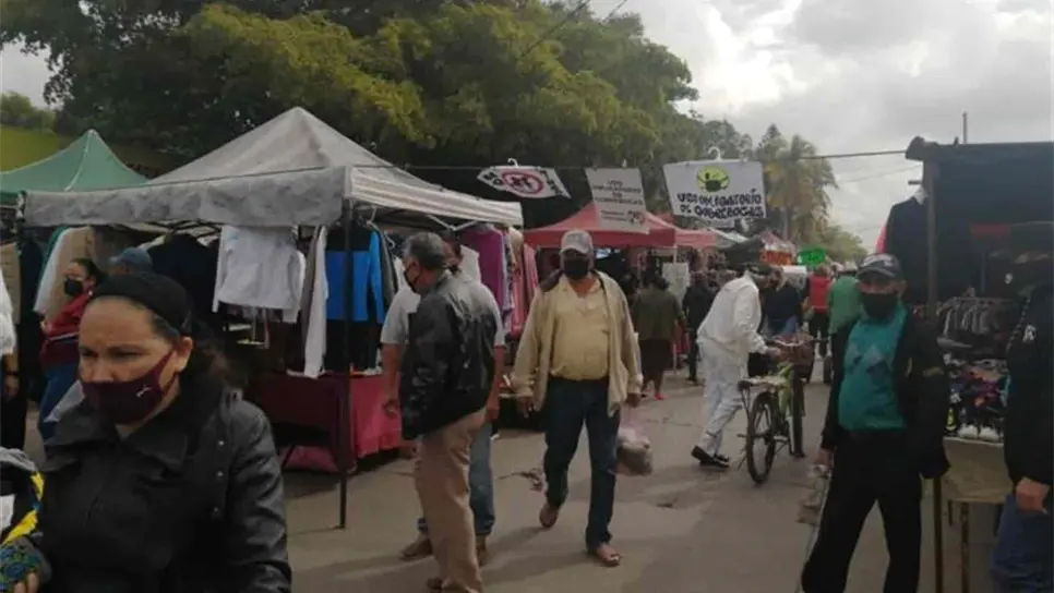 Desbloquean pasillos para conectar tianguis dominical con Mercado Zona 030