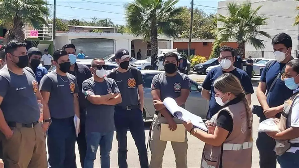 Vacunan contra Covid a elementos de PC, bomberos de Mazatlán y Villa Unión