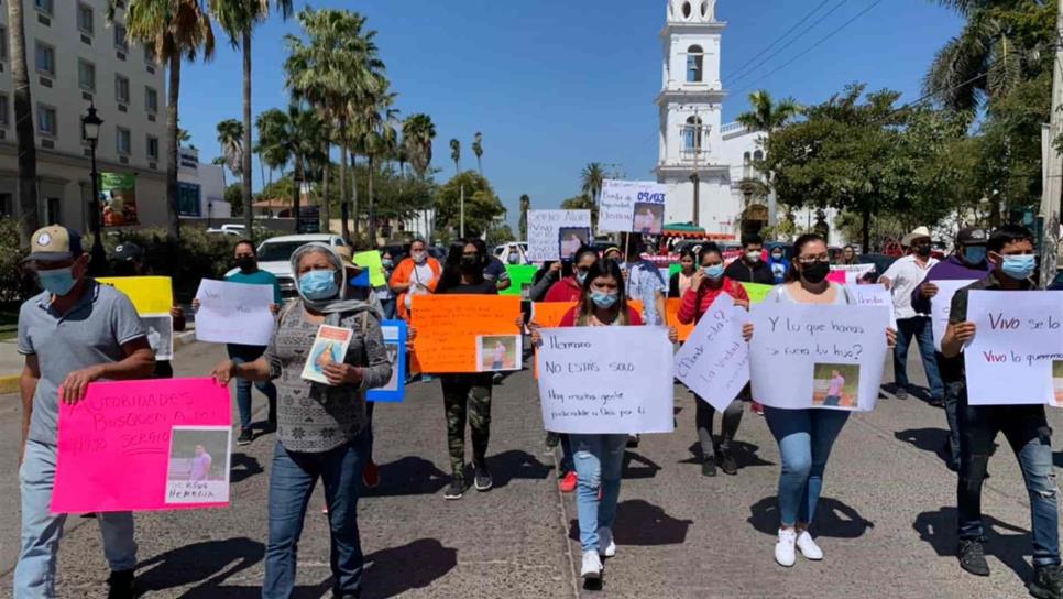 Familiares de Sergio Heredia se manifiestan y exigen investigación a la Vicefiscalía