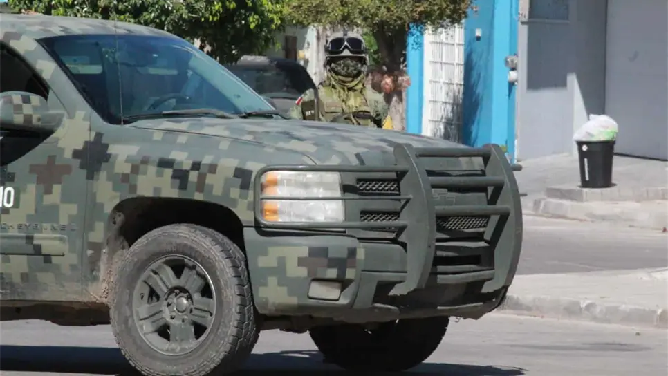 Militares y policías estatales realizan operativo en Valle Alto, Culiacán