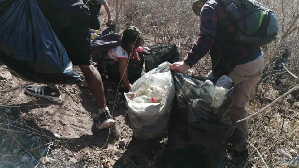 Senderistas limpian el Cerro de la Virgen en Culiacán