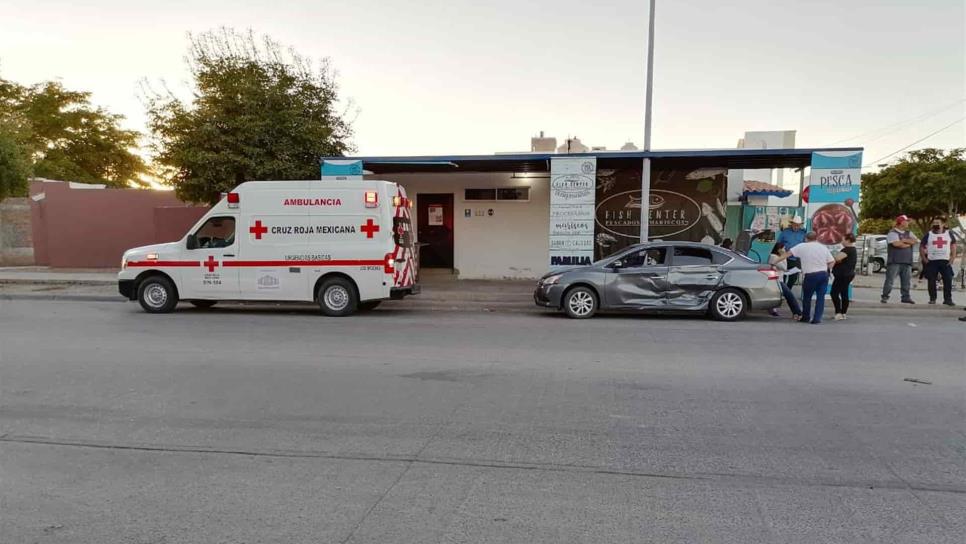 Accidente deja a cuatro personas lesionadas en Viñedos, Los Mochis