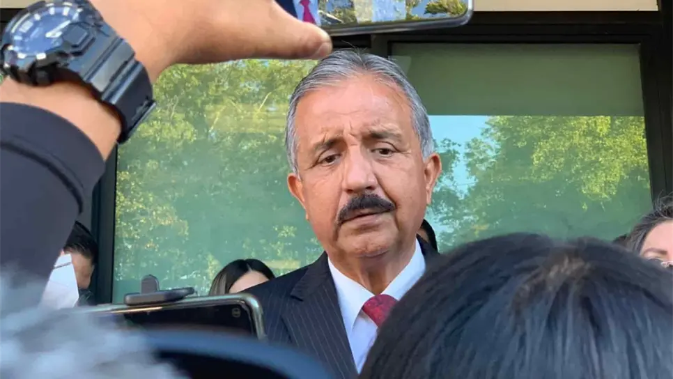 Se registra Estrada Ferreiro y se dice confiado de que la gente volverá a votar por él