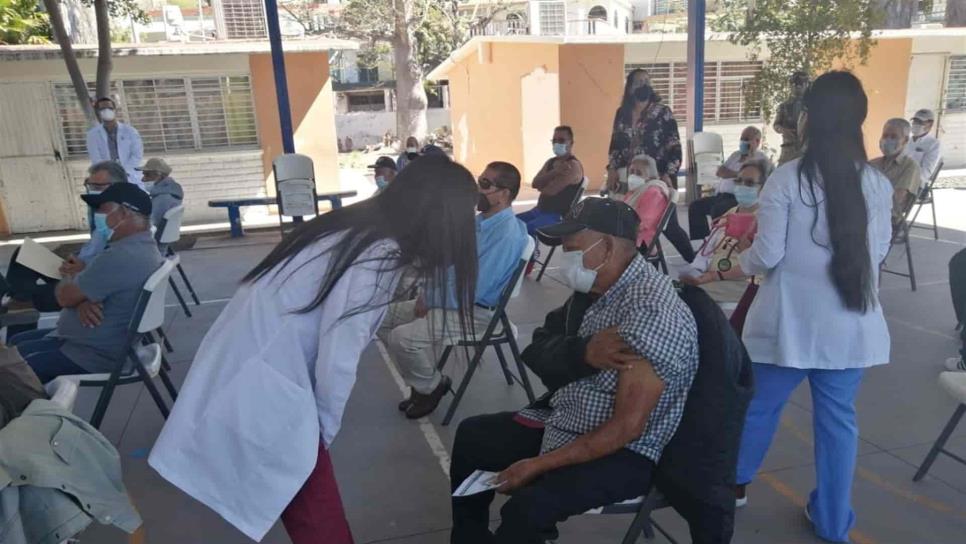 Mayores de 60 años recibirán su segunda vacuna este fin en Escuinapa