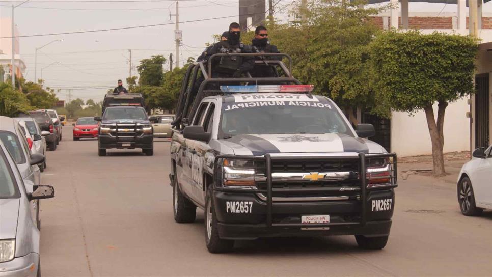 Policías detienen a mujer por robar en tienda departamental de Los Mochis