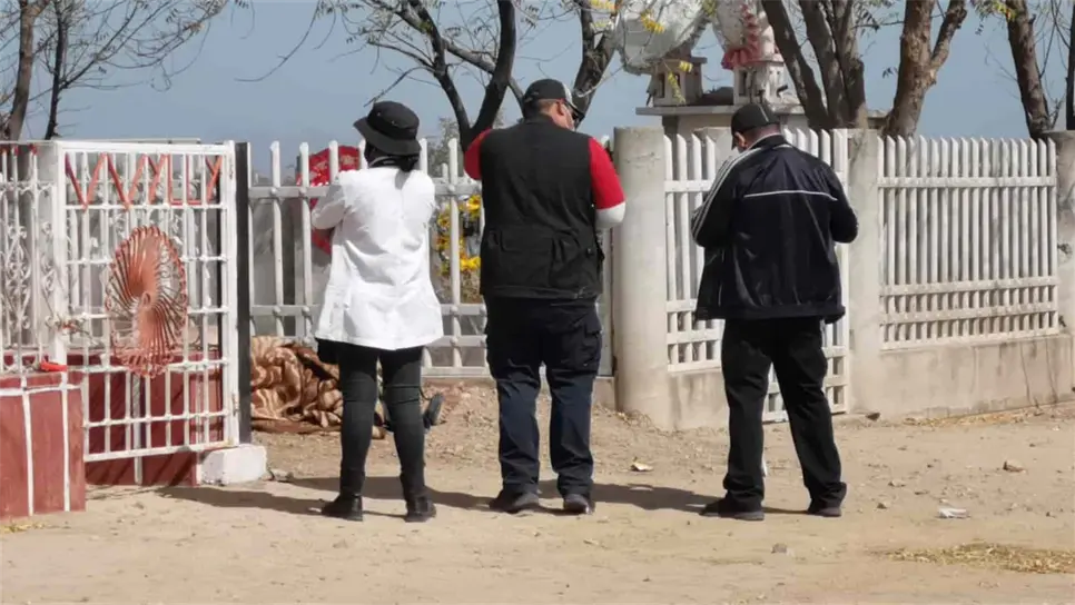 Encuentran a un joven asesinado en panteón de Culiacán