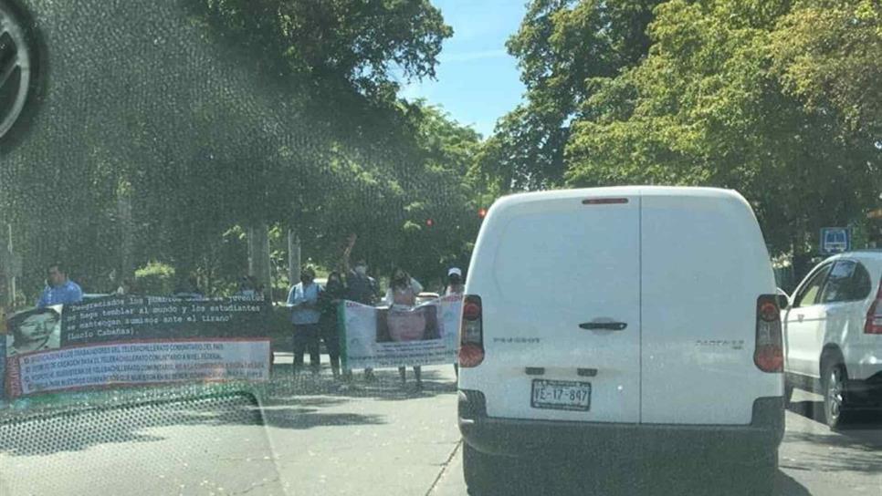 Se manifiestan de nuevo maestros de Telebachillerato en Culiacán