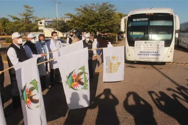 Brigadistas de la UAS salen a las comunidad en apoyo a vacunación Brigadistas de la UAS salen a las comunidad en apoyo a vacunación