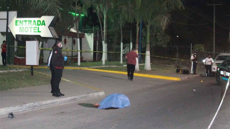 Muere hombre atropellado al oriente de Culiacán; responsable huye