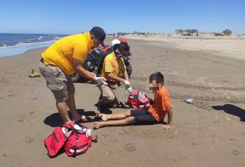 Rescatan a niño que se ahogaba en playa de San Juan, Ahome