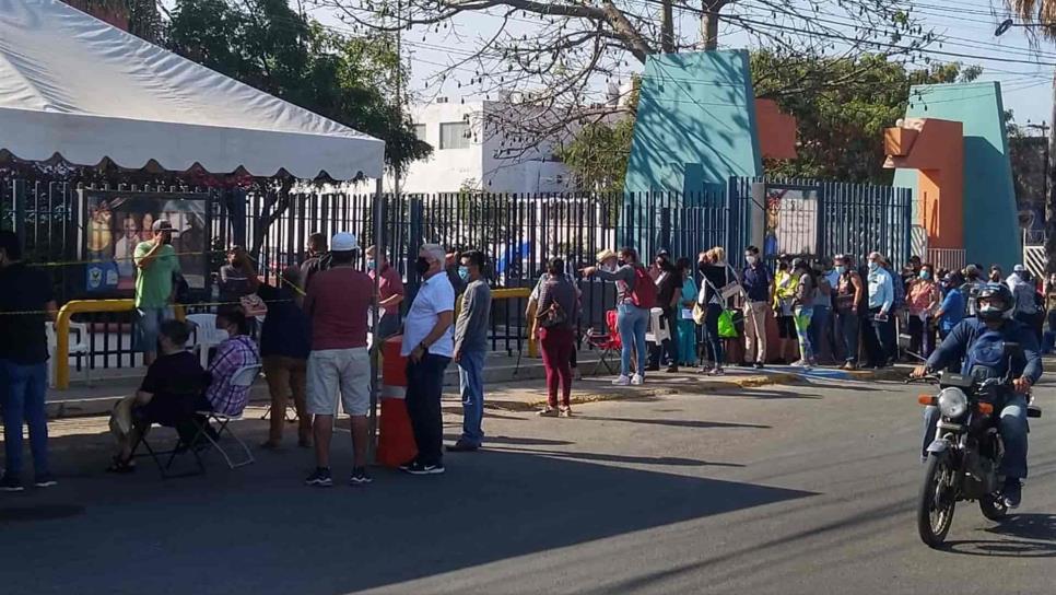 Con orden, se reanuda la vacunación anticovid en Mazatlán