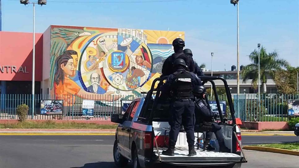 Lo detienen por exceso de velocidad y descubren que el auto era robado