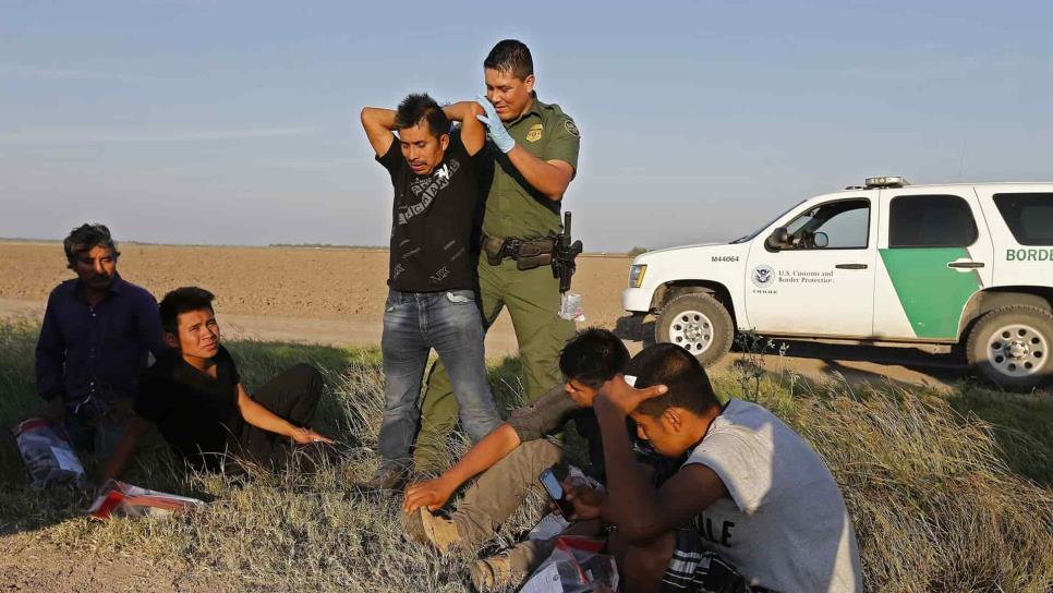 Arrestos de migrantes en la frontera llegan a su mayor nivel en 20 años
