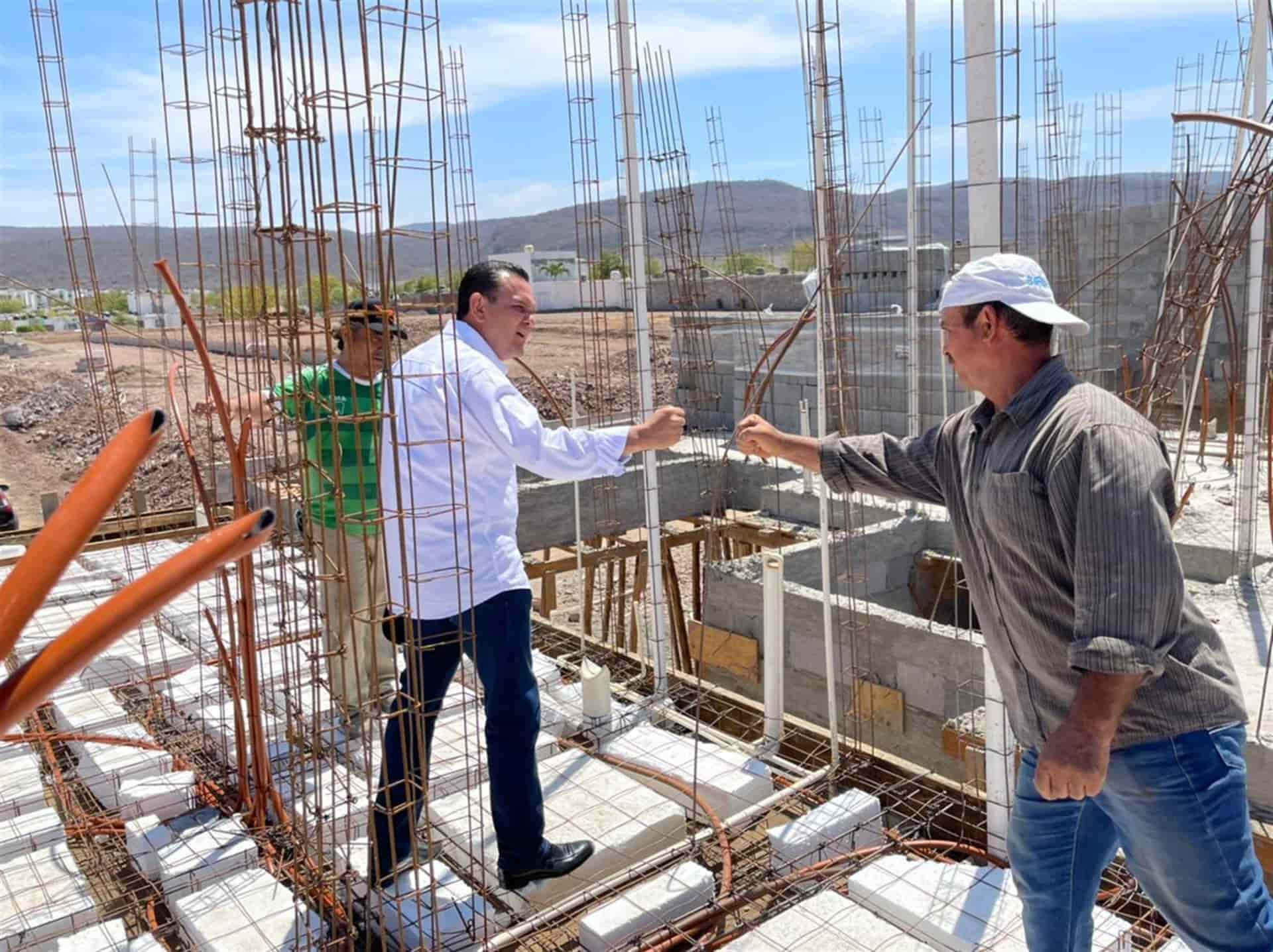 Sergio Torres se reúne con trabajadores de la construcción
