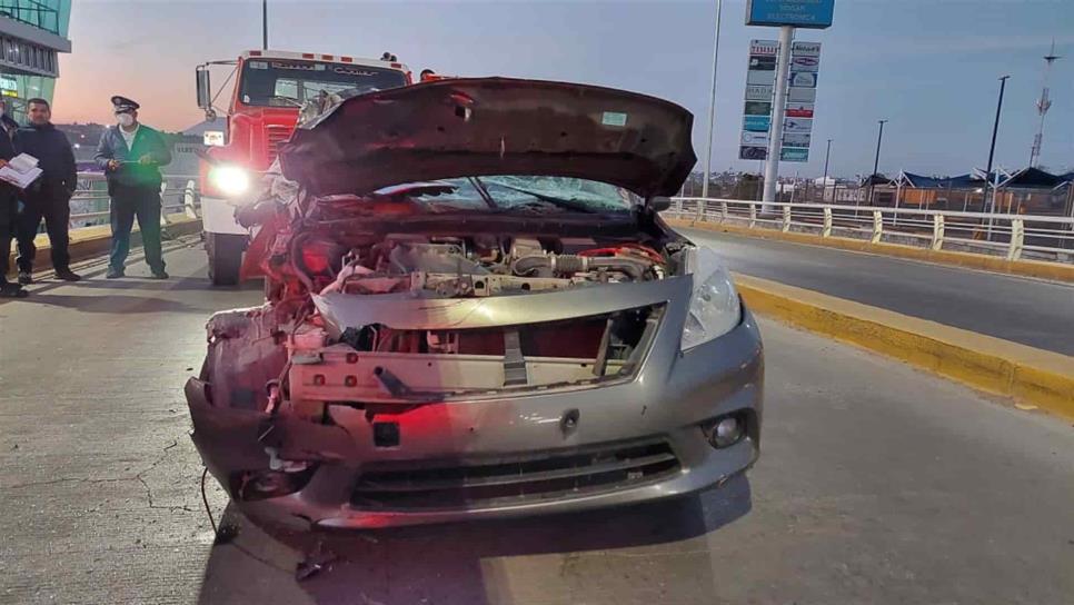 Conductor se impacta por alcance contra tráiler al sur de Culiacán