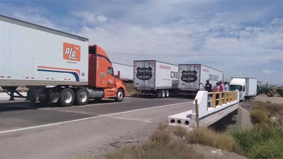 Trigueros levantan bloqueo de la México 15 en El Carrizo