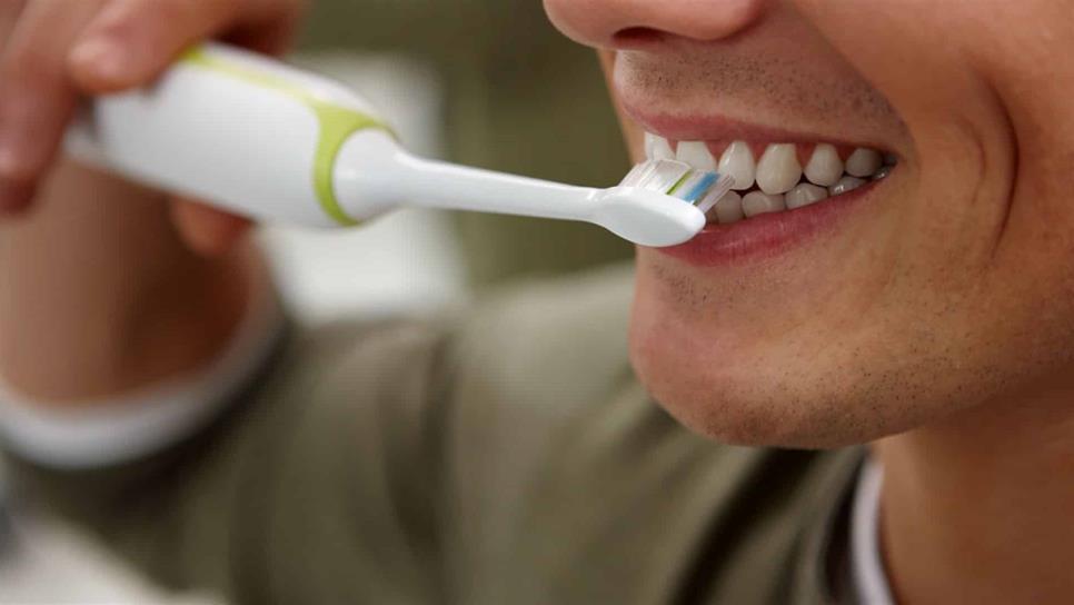 Tener buena higiene bucal te protege contra el Covid-19: dentista