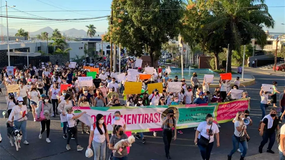 Se manifiestan en Culiacán exigiendo #JusticiaParaRodolfo