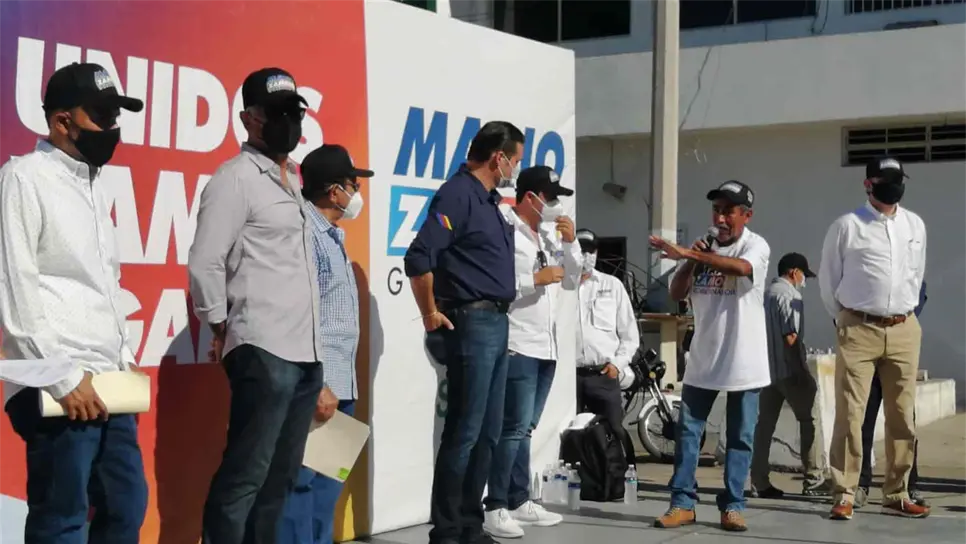 Pescadores exponen a Mario Zamora la crisis que se vive en este sector