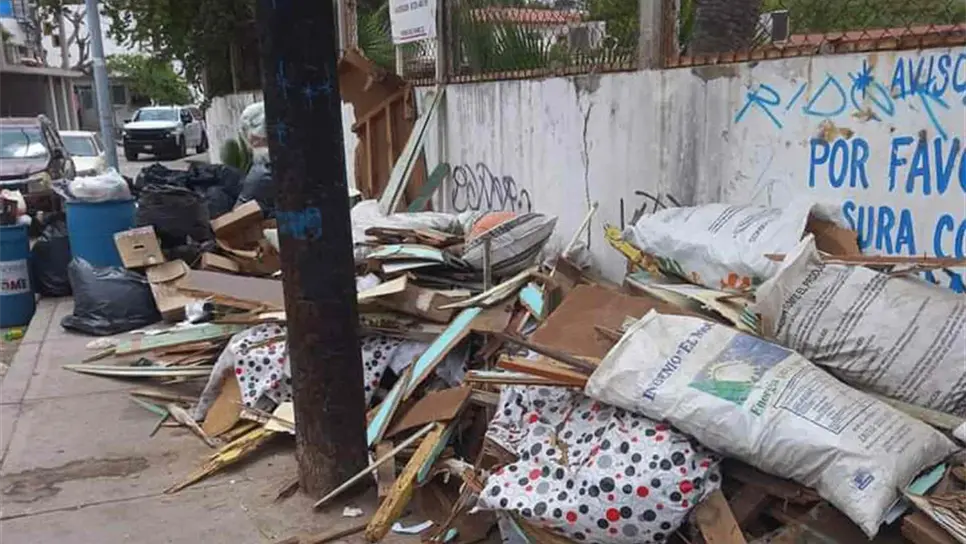 Denuncian acumulación de basura en el barrio Pestalozzi de Topolobampo