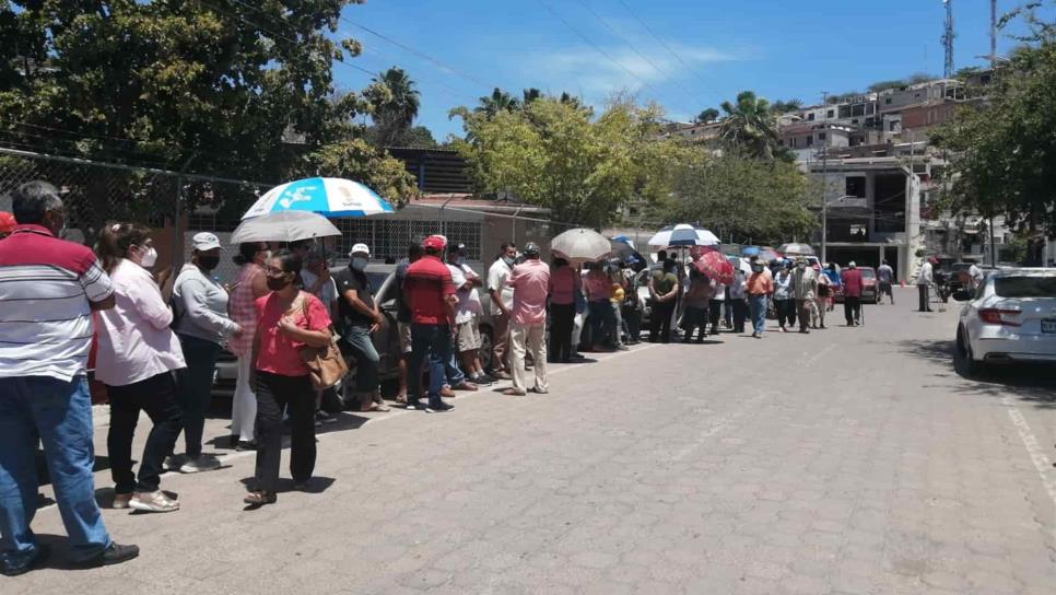 Con retrasos, inicia aplicación de segunda dosis en zona rural de Ahome