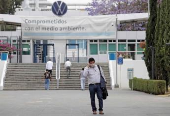 Volkswagen interrumpe la producción en México por la escasez de chips