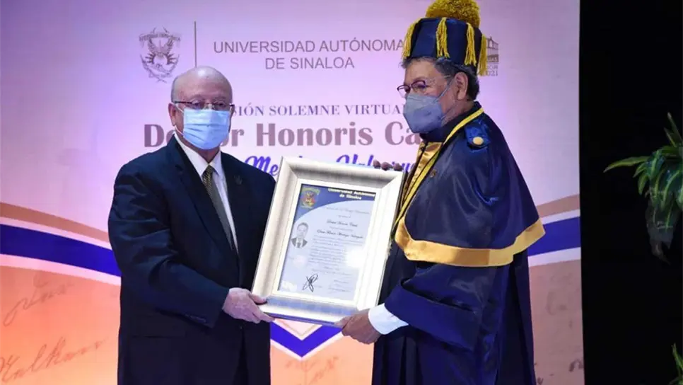 Otorga la UAS Doctorado Honoris Causa al escritor Élmer Mendoza