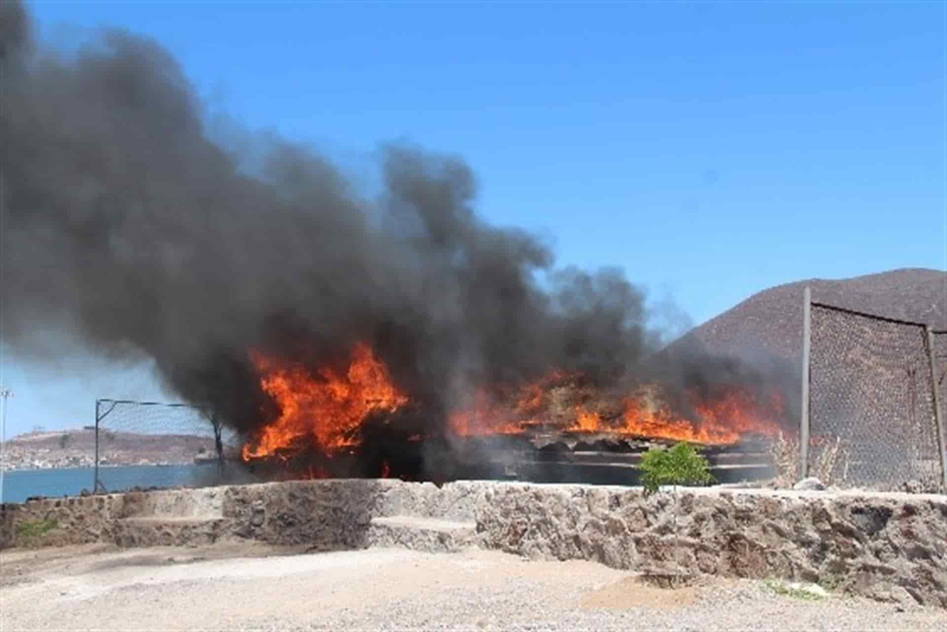 FGR incinera 100 t de narcóticos y miles de litros de precursores químicos