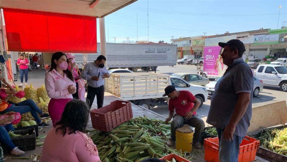 Siria Quiñonez se compromete a mejorar el mercado de abastos de Culiacán