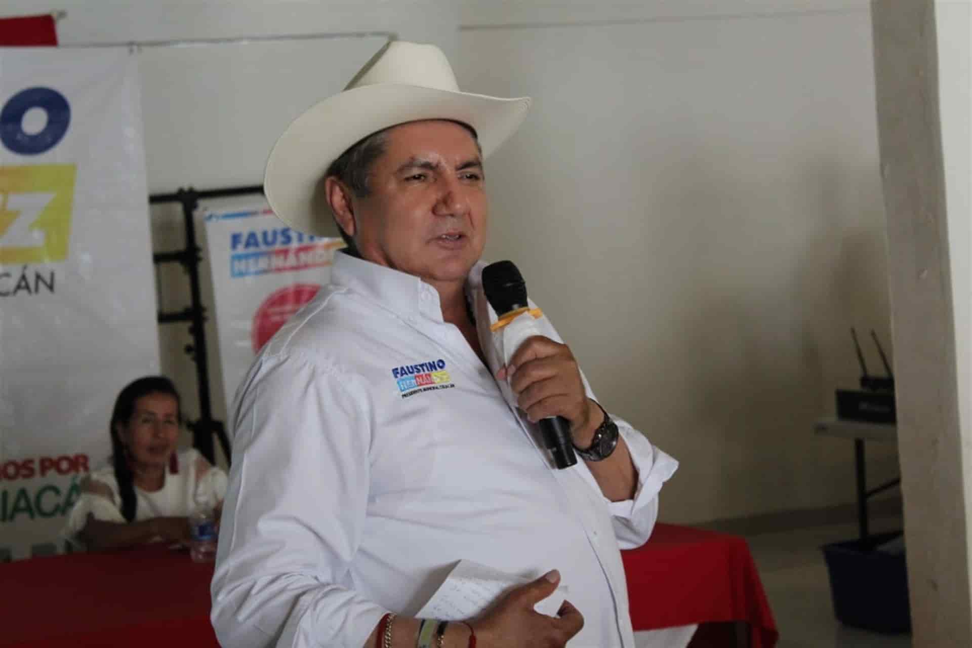 Faustino Hernández se compromete a rehabilitar espacios públicos