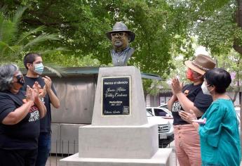 Develan busto del periodista Javier Valdez, a 4 años de su asesinato