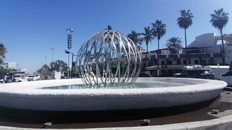 Sin funcionar hace 4 meses fuente de la glorieta “La Perla de Pacífico” 