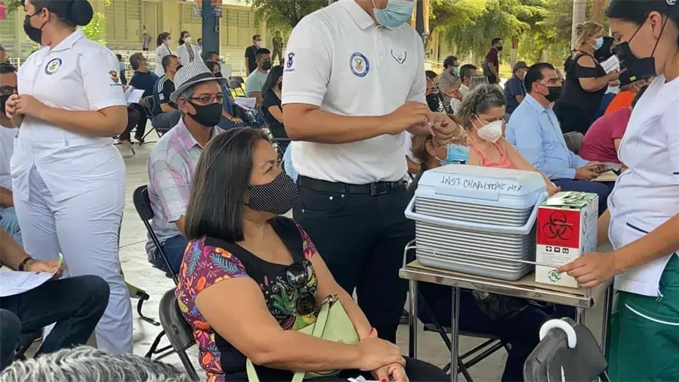 La próxima semana podrían vacunar a personas de 50 años de Culiacán