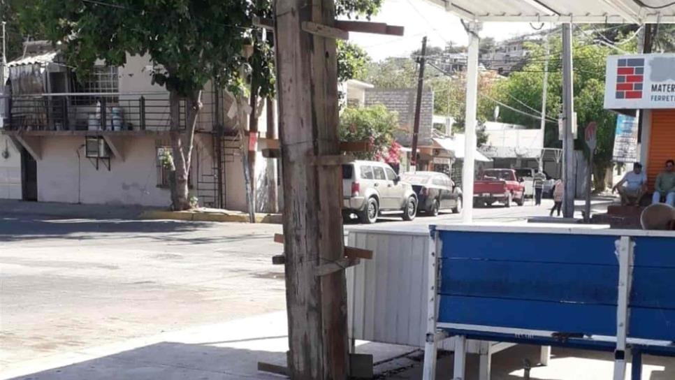 Denuncian a particular por instalar mufa en camellón de Topolobampo