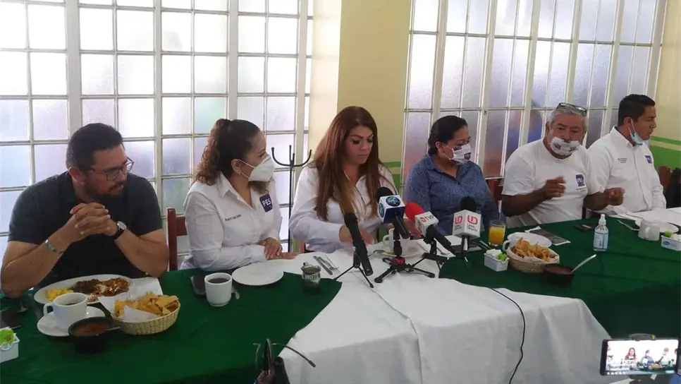 Presidente del PES en Mazatlán declina a favor del PAS