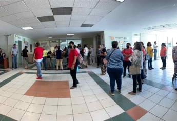 Protestan jubilados y pensionados en el Tribunal de Conciliación y Arbitraje