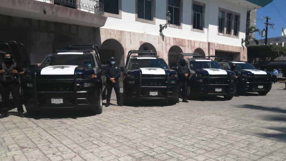 Entregan 15 patrullas a la Policía de Mazatlán