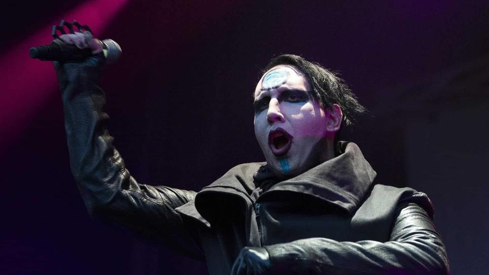 Emiten orden de arresto contra Marilyn Manson por agredir a una reportera