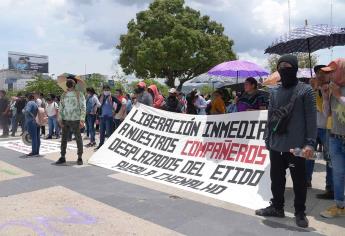 Marchan en México para exigir justicia por casos Ayotzinapa y Mactumactzá