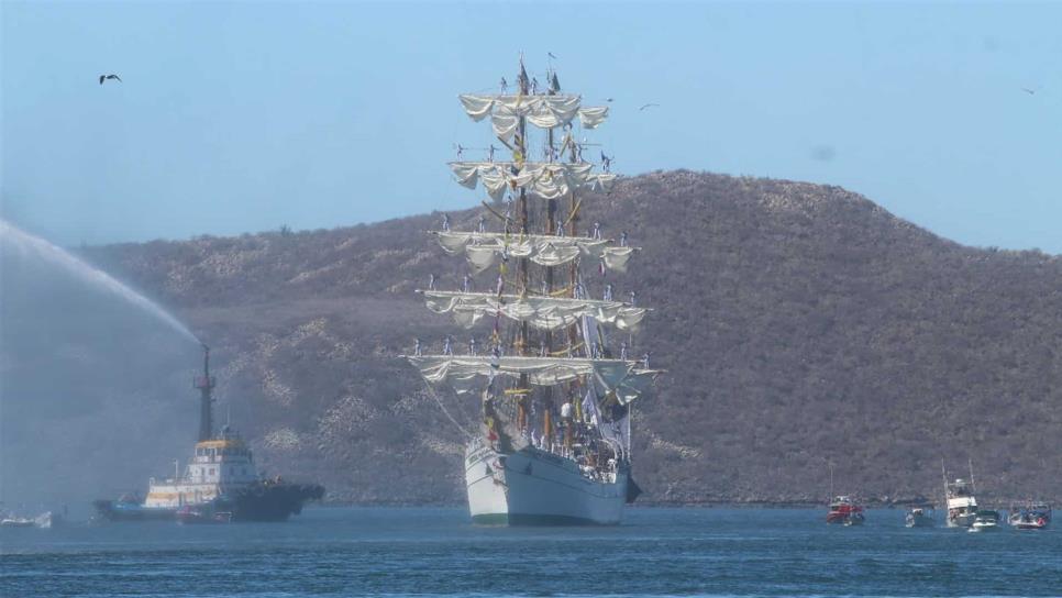 Arriba a Topolobampo el buque Escuela Velero Cuauhtémoc