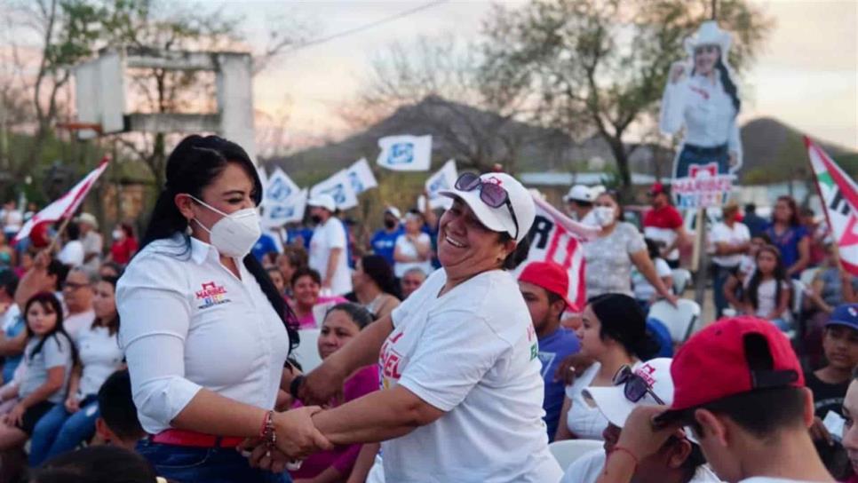 Refrenda Maribel Vega compromisos de campaña con habitantes de  Chinobampo