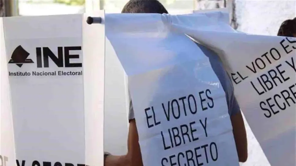Si en tu trabajo te obligan a votar por alguien, debes denunciarlo con pruebas