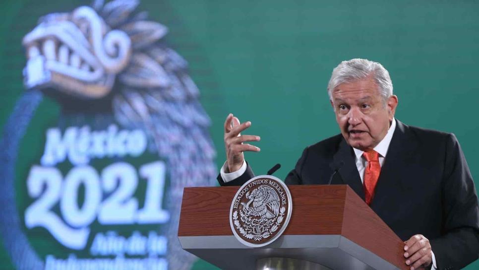 López Obrador critica cacicazgos y abuso de fondos en escuelas públicas