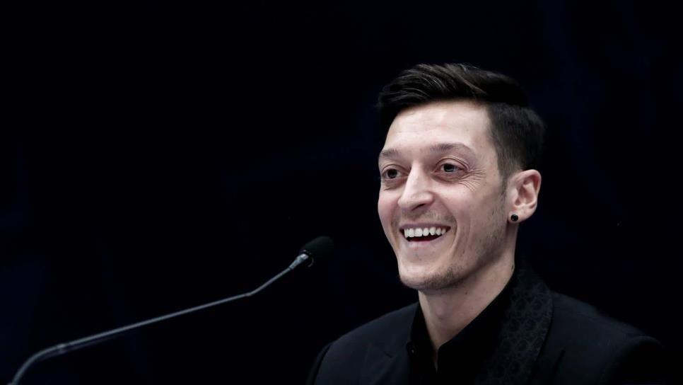 Necaxa, equipo de Özil, experto en generar ingresos millonarios en fichajes