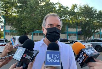 Emite su voto Sergio Esquer Peiro, espera jornada electoral tranquila