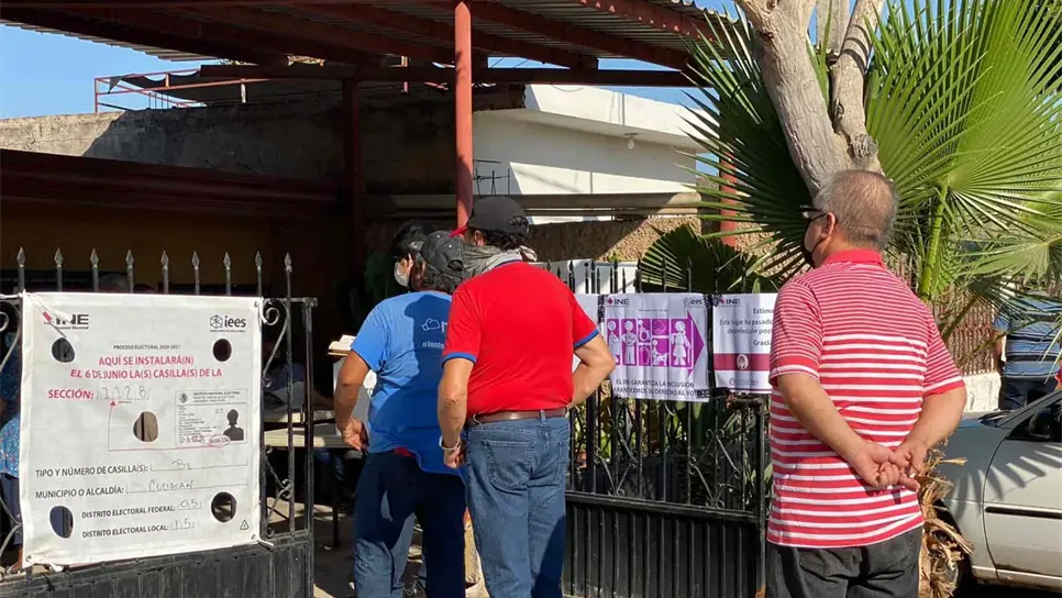 Desde temprano salen a votar ciudadanos en Culiacán