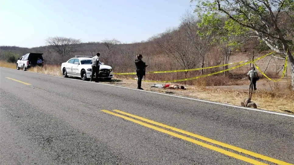 Hallan ejecutado a un joven por la carretera Culiacán-Mazatlán en Baila