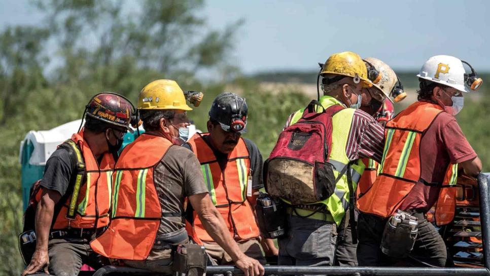 Suman cinco los mineros hallados sin vida en el derrumbe del norte de México